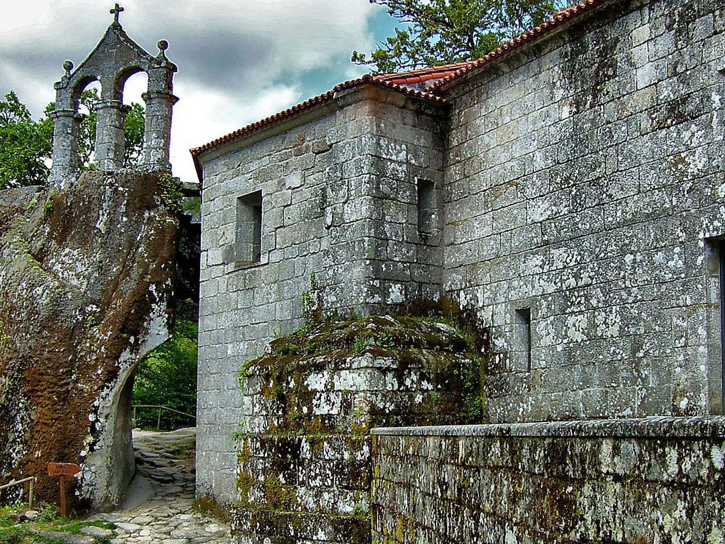 Monasterio de San Pedro de Rocas - Ribeira Sacra