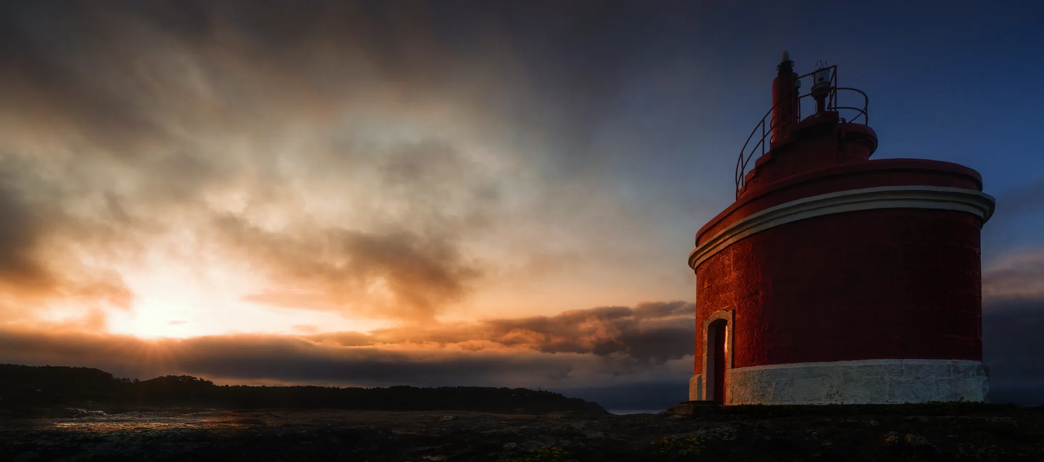 Faro de Punta Robaleira - Cabo Home
